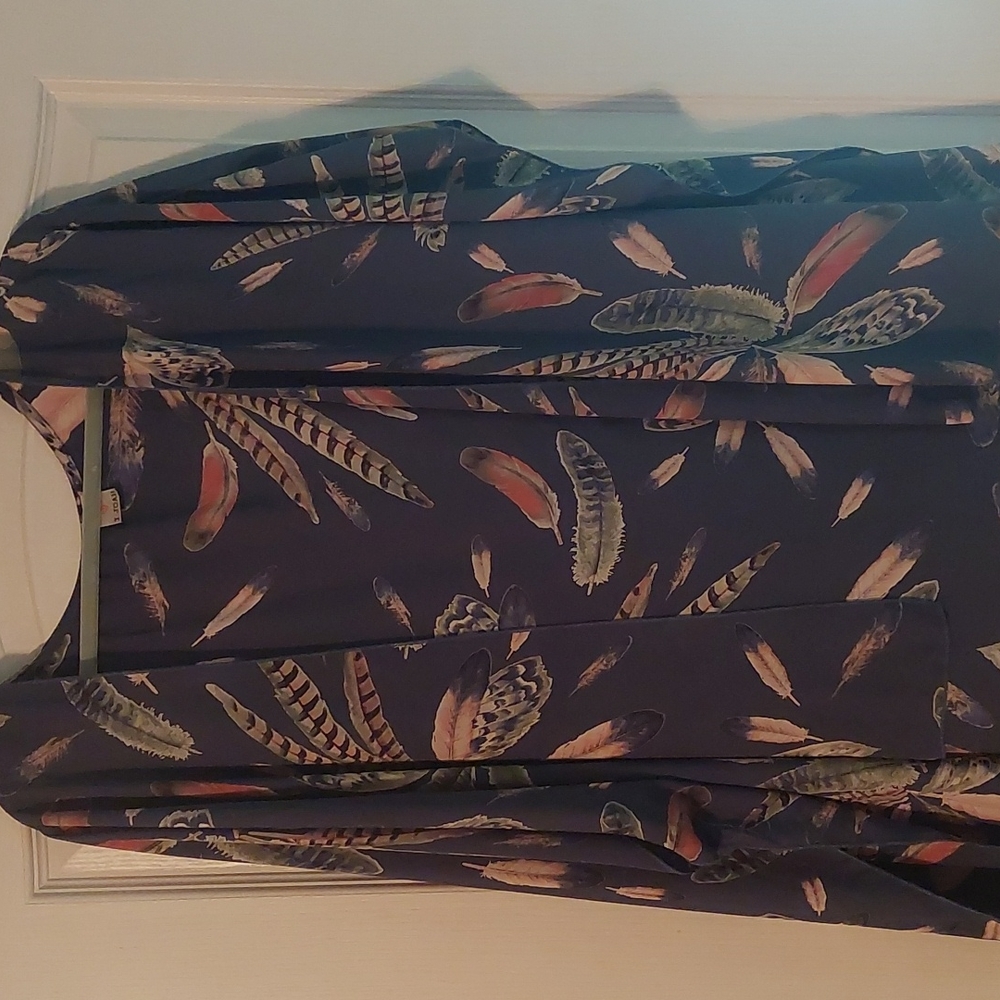 Feather print kimono